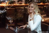 Bellabeat: The Hybrid Smartwatch for Stress Relief and Effortless Style