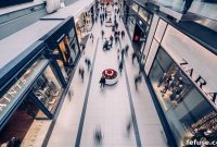 UK Retail Sales Slump in June, July Offers No Respite CBI