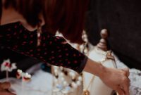 Your Insider’s Guide to Vintage Jewelry Buying