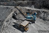 De Beers’ Rough Diamond Output Plunges 15%