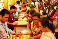 Gold Tumbles Amid Global Headwinds and Subdued Demand