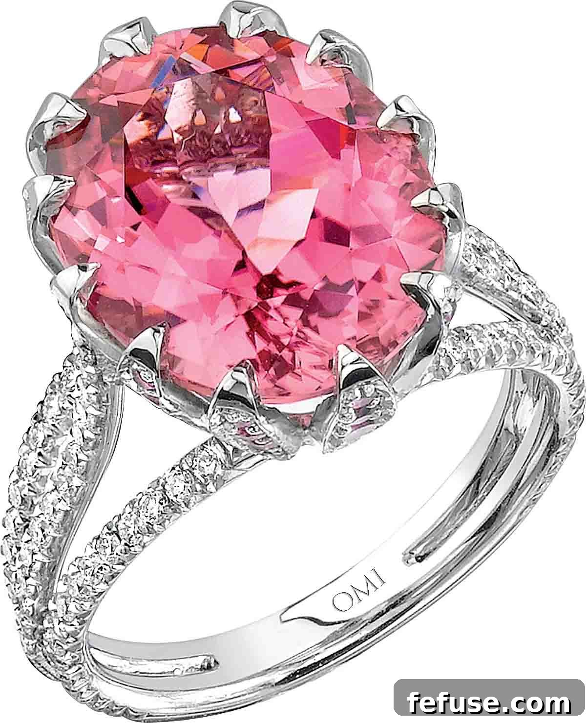 5 Retailers Reveal the Hottest Wedding Jewelry Trends 2 Omi Privé Ring