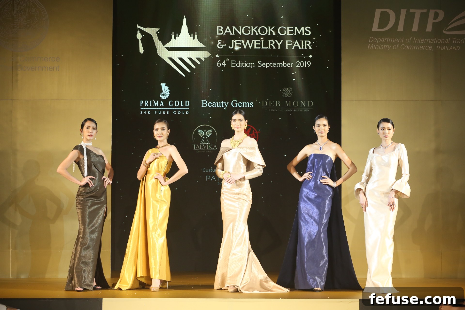 Jewelry Courtesy by Prima Gold by Pranda Jewelry,