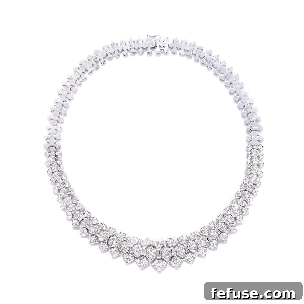 Latique Esprit Minimalist Diamond Pendant in 18k Gold with Brilliant and Baguette Cut Diamonds, Art Deco Inspired