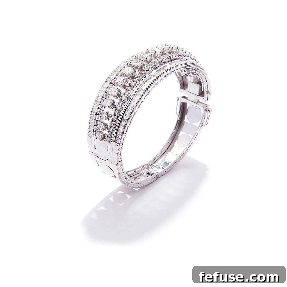 Latique Reine Diamond Ring with Princess, Baguette, and Brilliant Cuts in 18k Gold, symbolising Joy