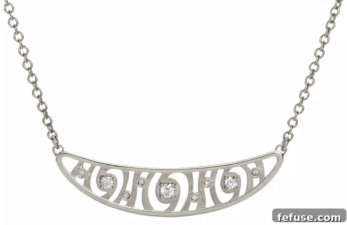 Shooting Star necklace in sterling silver with CZ