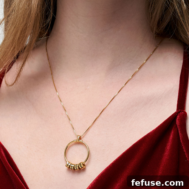Linda Circle Pendant Necklace in 18k Gold Plating - Customizable Spring Jewelry