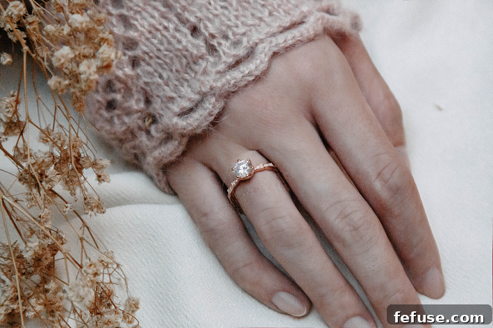Peony Moissanite Classic Ring 