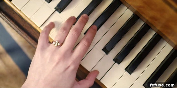 Daphne’s wedding ring from Simon