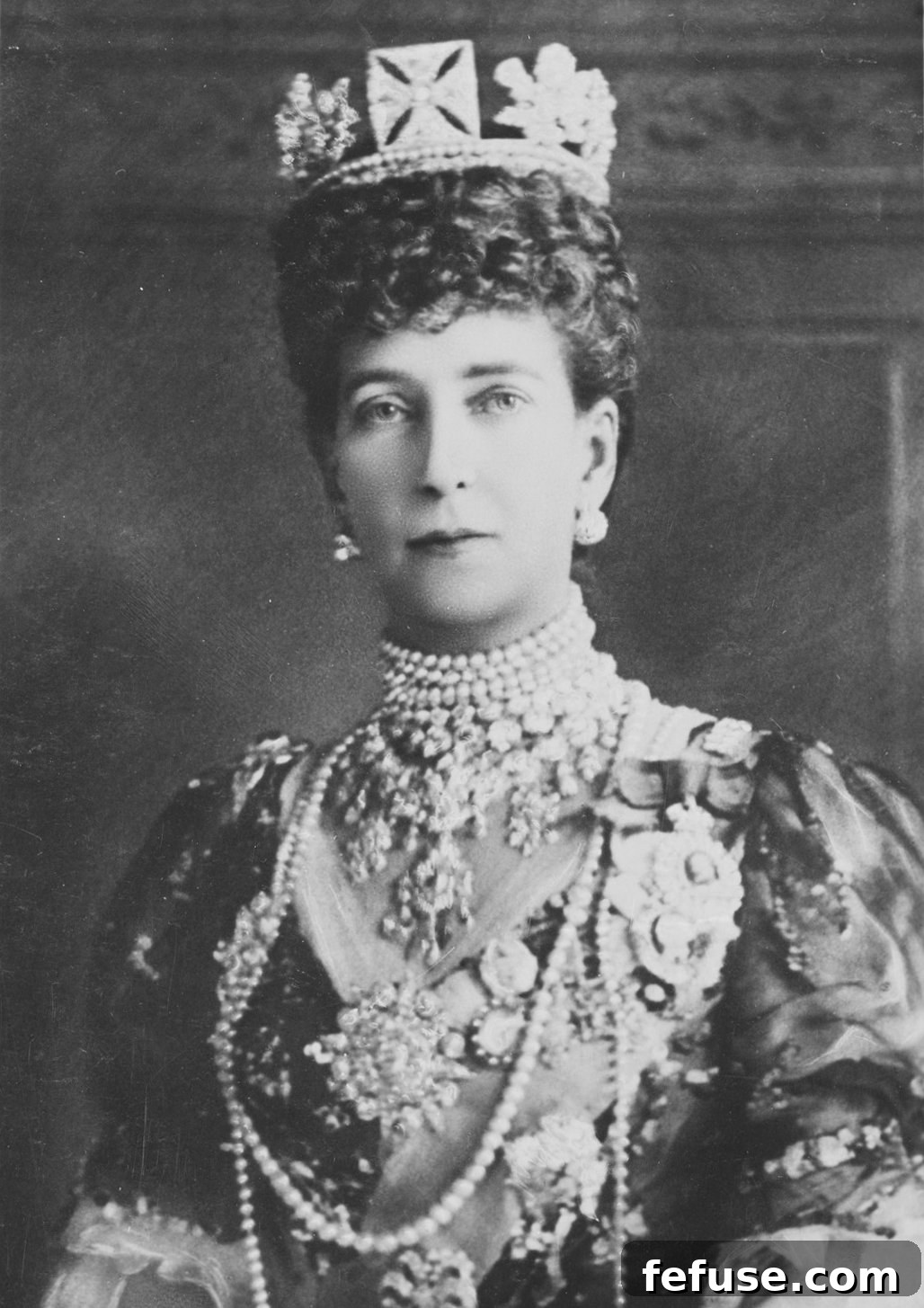 Portrait photograph of Queen Alexandra, 1905 (Royal Collection)