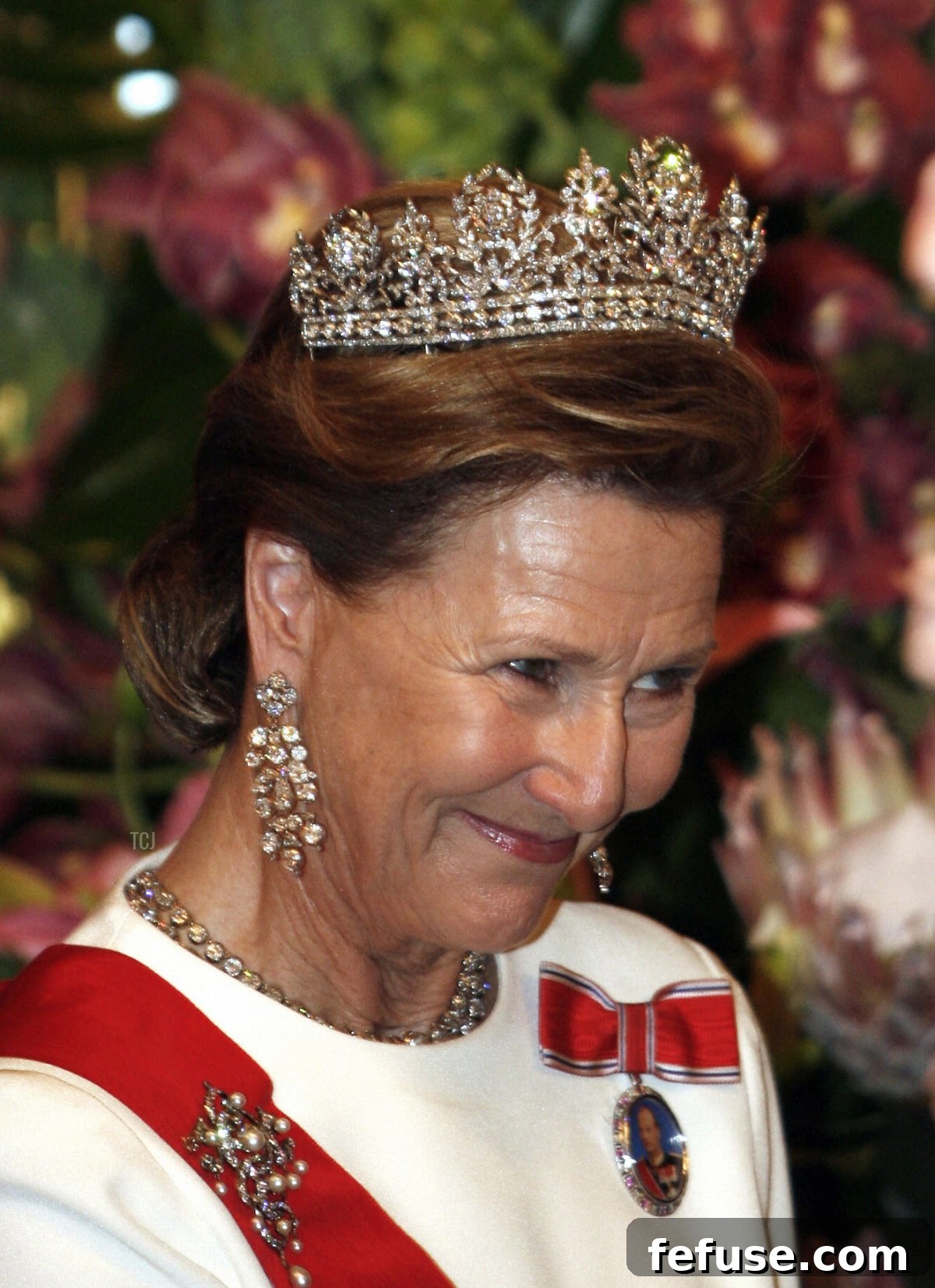Norway's Queen Sonja smiles before the banquet at the Ajuda Palace in Lisbon, on May 27, 2008 (MIGUEL RIOPA/AFP via Getty Images)