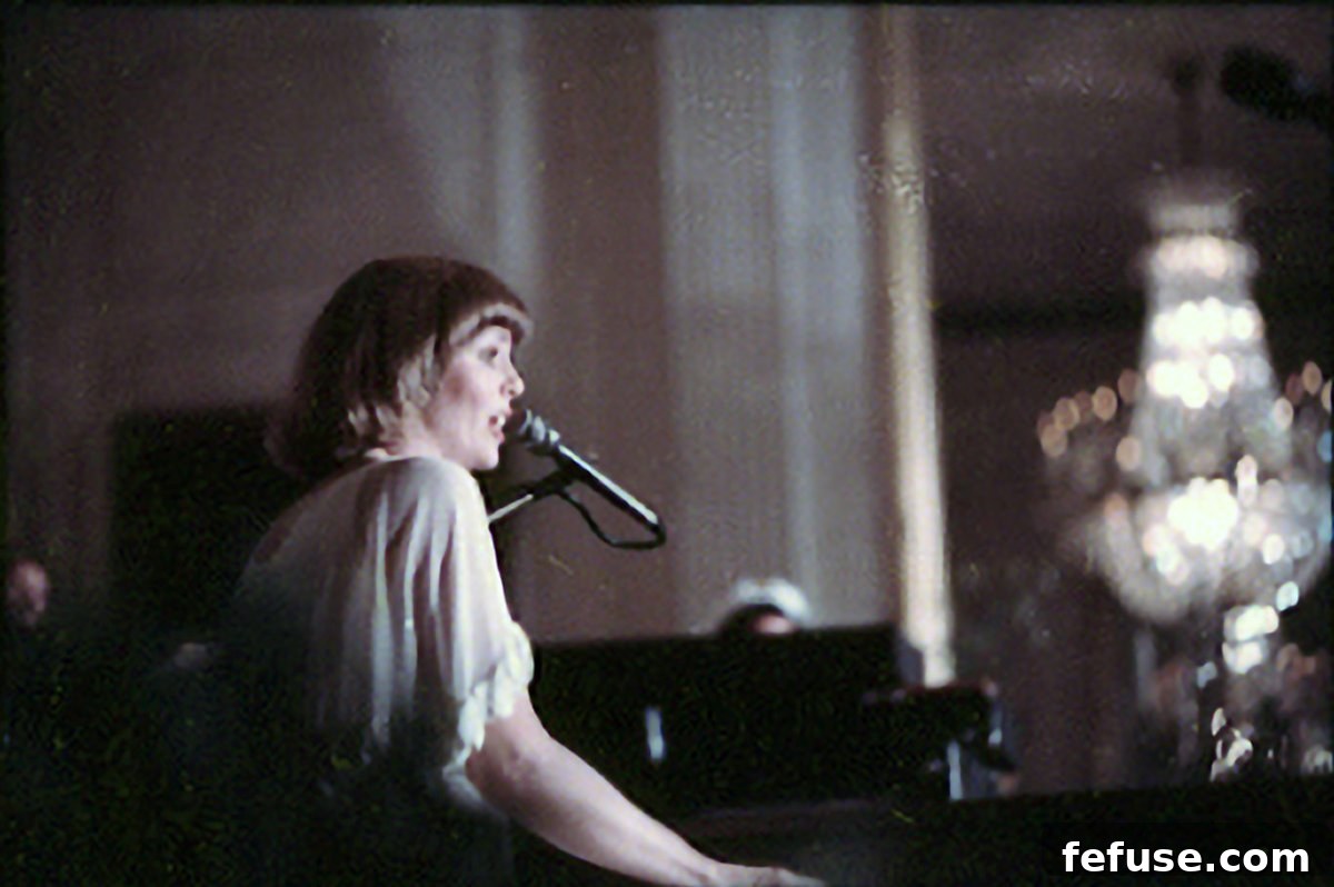 Toni Tennille entertains guests after a state dinner at the White House in Washington, D.C., July 7, 1976