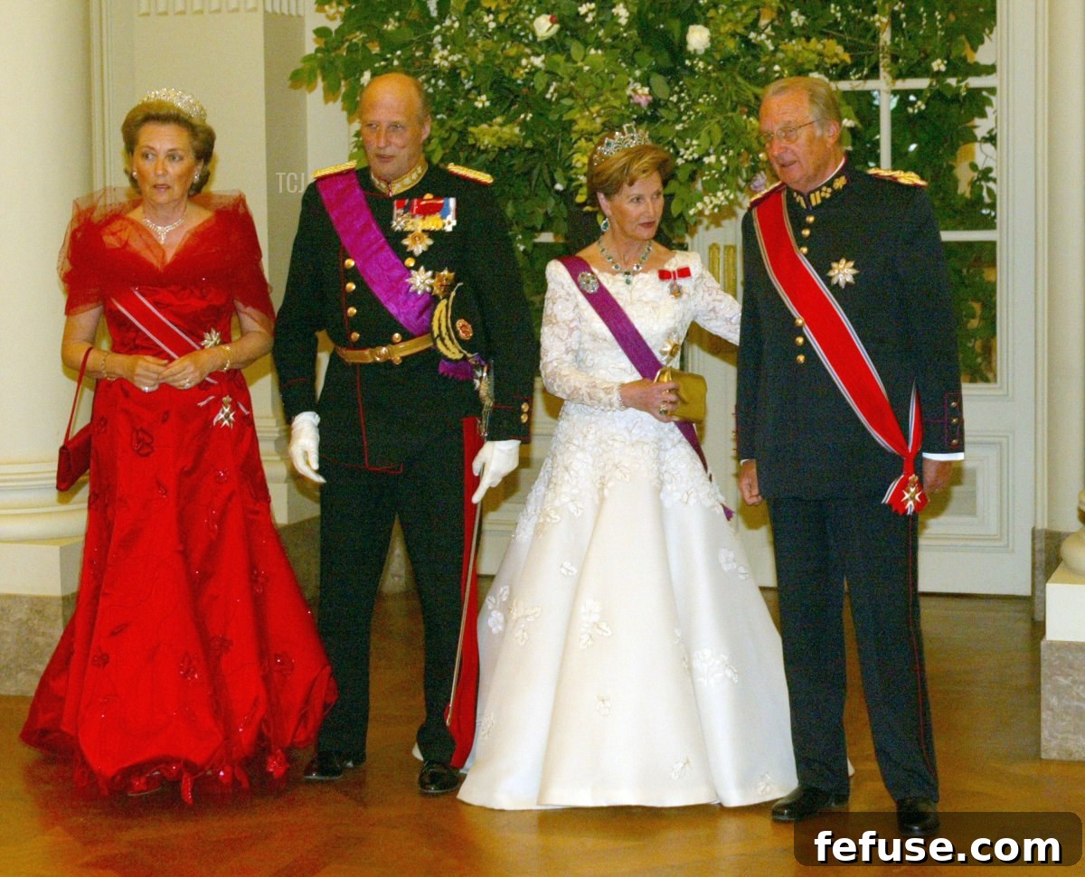 The Sentimental Sparkle of Queen Paola's Norwegian Tiara 3 Queen Paola, King Harald V, Queen Sonja, and King Albert II attend a state banquet in Brussels on May 20, 2003 (Mark Renders/Getty Images)