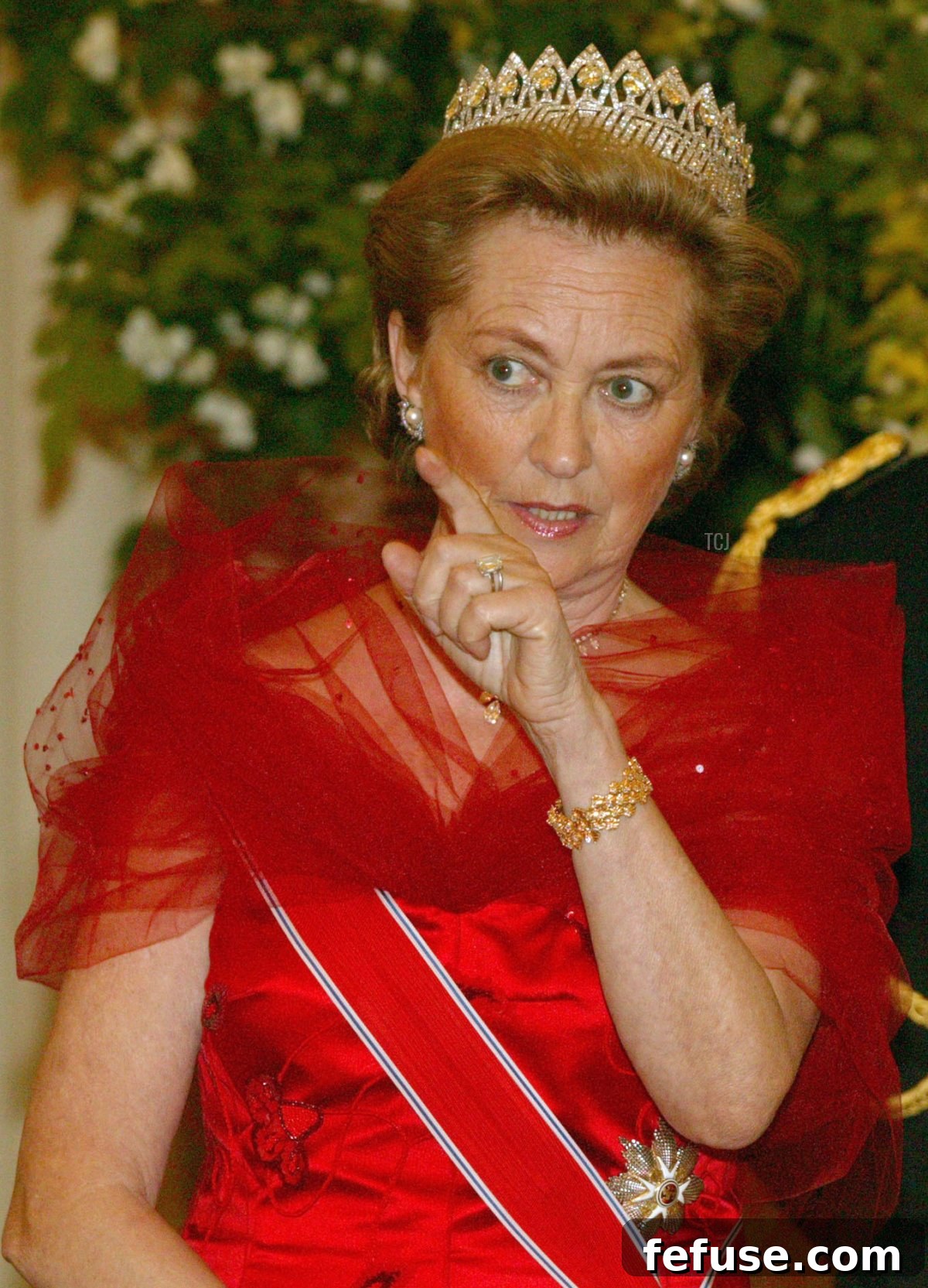 The Sentimental Sparkle of Queen Paola's Norwegian Tiara 8 Queen Paola attends a state banquet in Brussels in honor of King Harald V and Queen Sonja of Norway on May 20, 2003 (Mark Renders/Getty Images)
