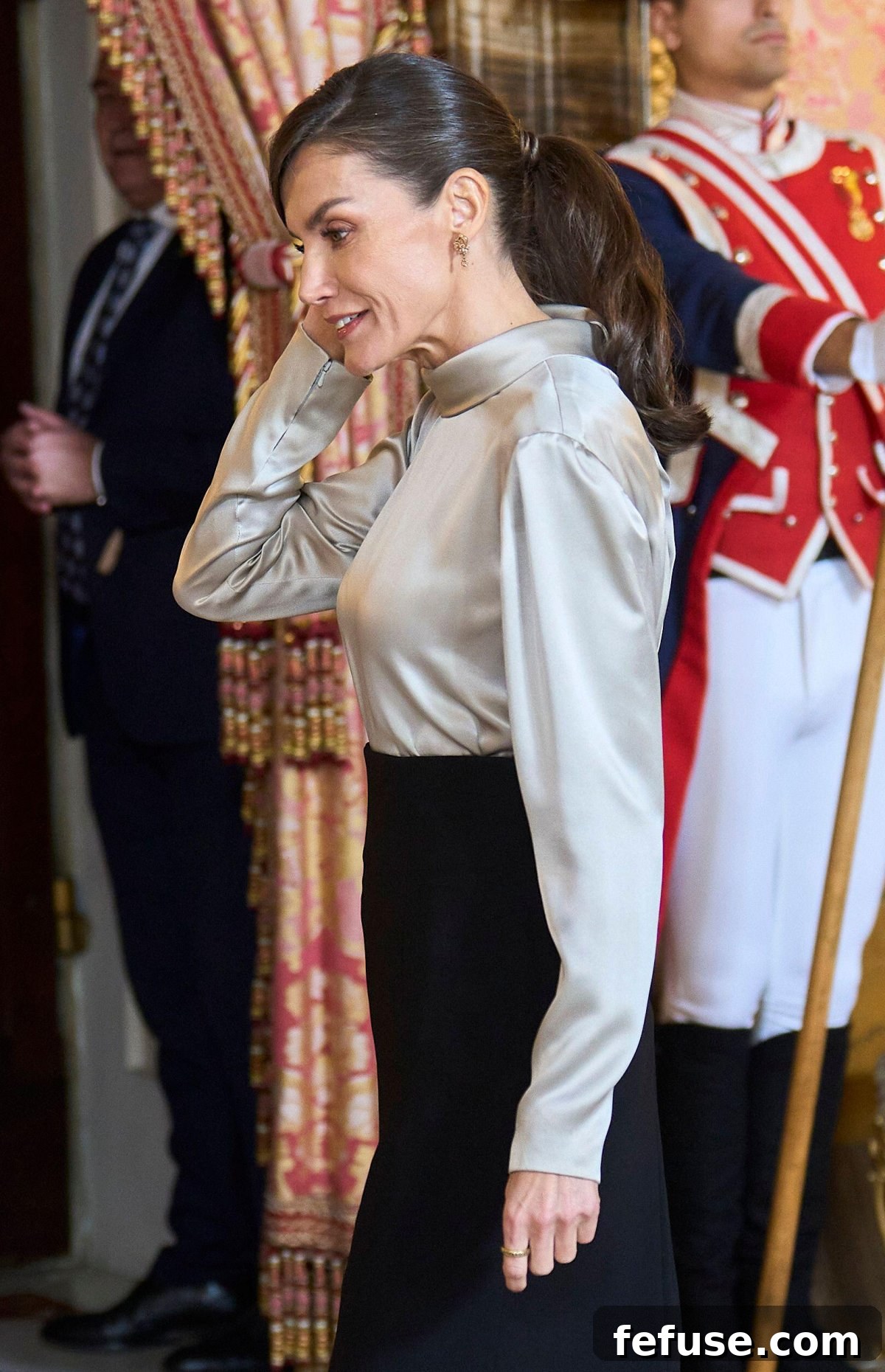 Queen Letizia of Spain wearing her Coreterno ring at the Pascua Militar reception, January 6, 2024