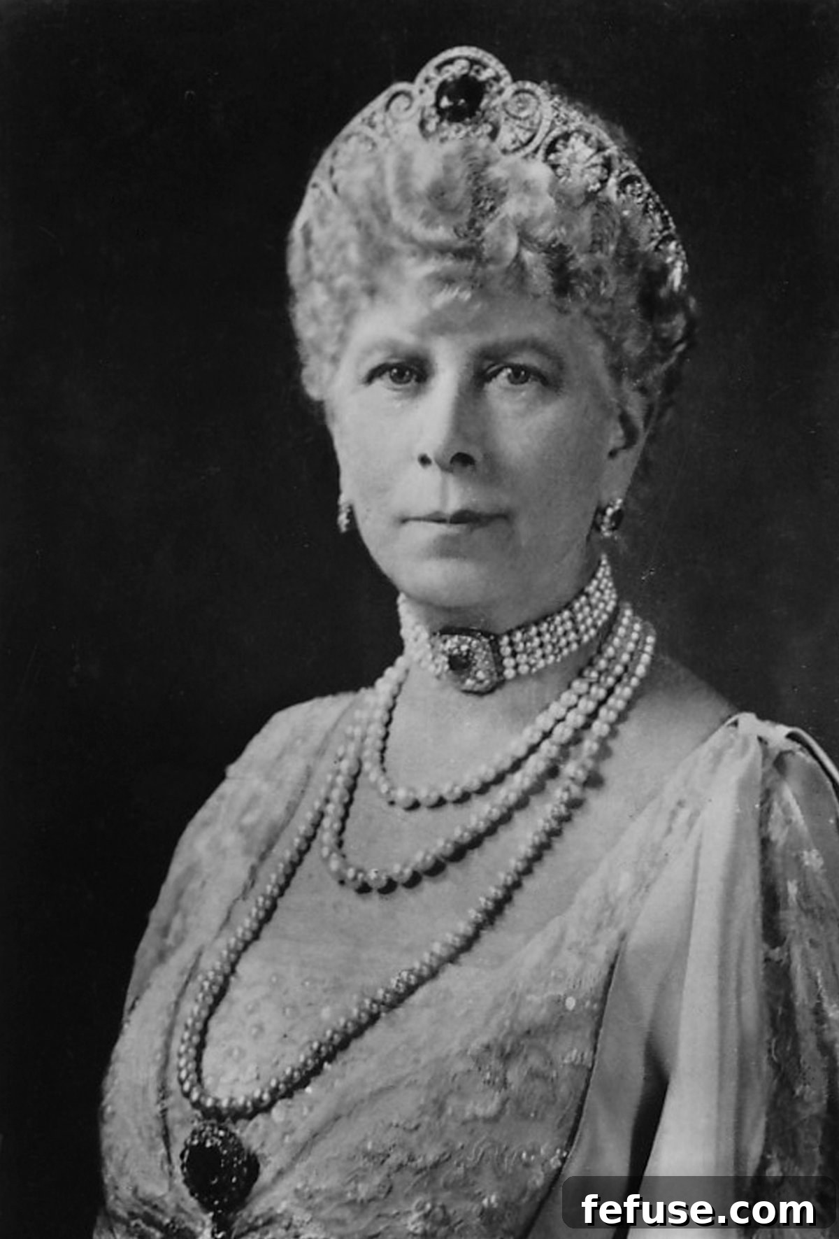 A souvenir portrait of Queen Mary, ca. 1930s (Heritage Images/Alamy)