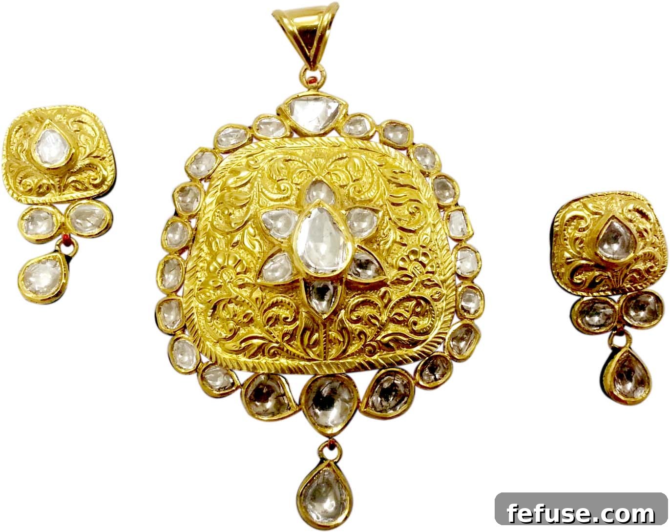 Antique Kundan pendant with pearl drops