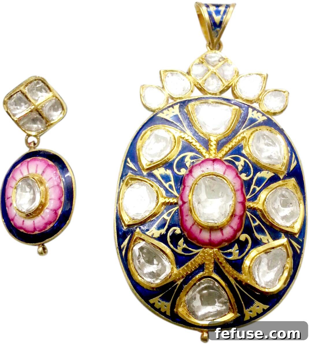 Meenakari work on the back of a Kundan piece